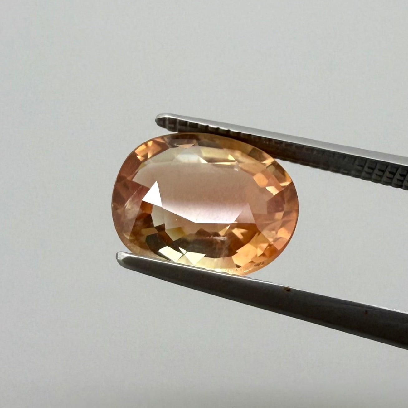 Vibrant Sand Orange Sunstone Oval 2.9 Ct