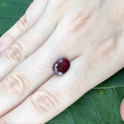4.5 ct natural ruby from Madagascar, oval cut with vibrant red color.
