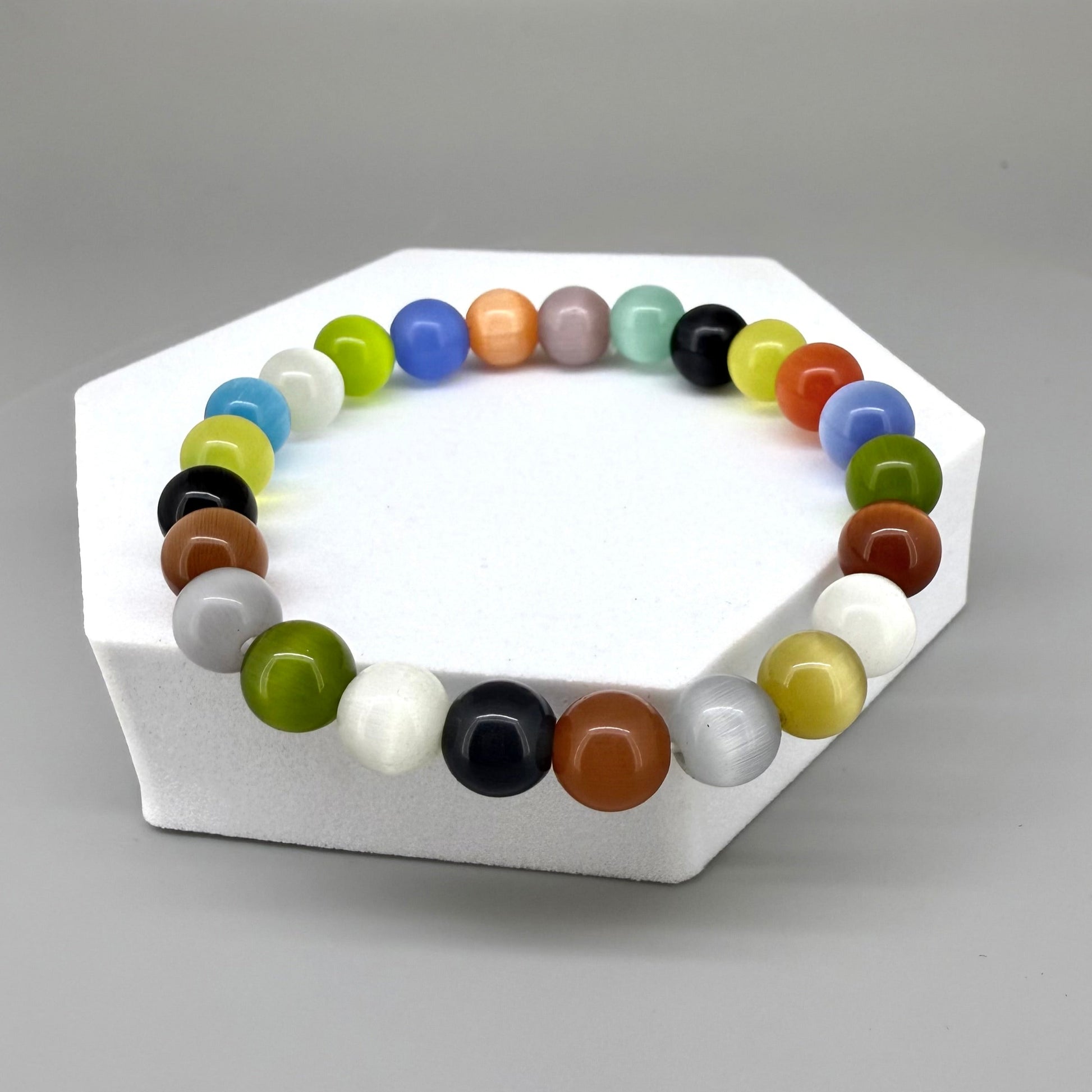 Multicolor cat’s eye beaded bracelet, 17cm, bright shimmering gemstone beads on elastic stretch band.