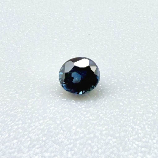0.16 ct natural blue sapphire from Pailin, Cambodia, oval cut.