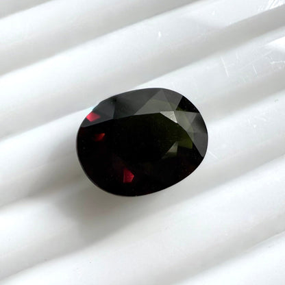 Color Change (Green, Violet-Red) Garnet Oval 4.39 Ct