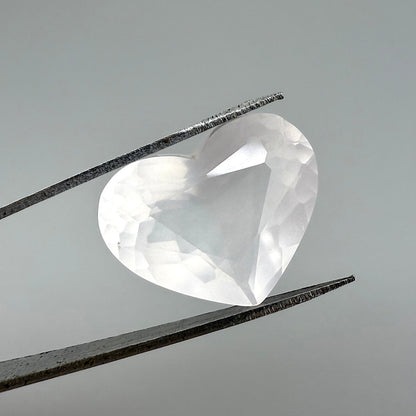 Big White Quartz Heart 10.88 Ct