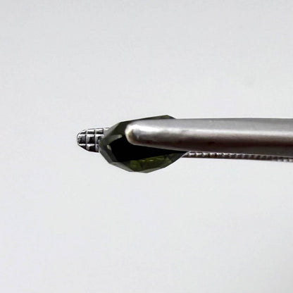 Natural Green Sapphire, trillion cut, heated, from Bangkaja ThailandNatural Green Sapphire, trillion cut, heated, from Bangkaja Thailand