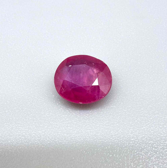 2.5 ct natural pink-red Mozambique ruby, oval cut.