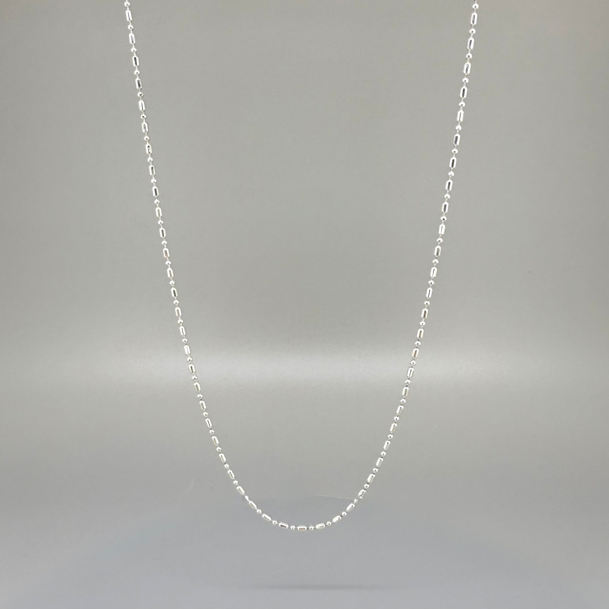 45 cm stainless steel chain with polished finish, elegant and durable, ideal for pairing with gemstone pendants.