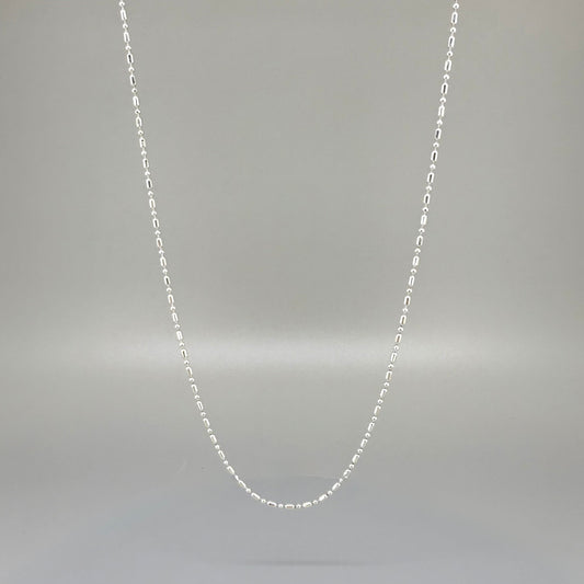 45 cm stainless steel chain with polished finish, elegant and durable, ideal for pairing with gemstone pendants.