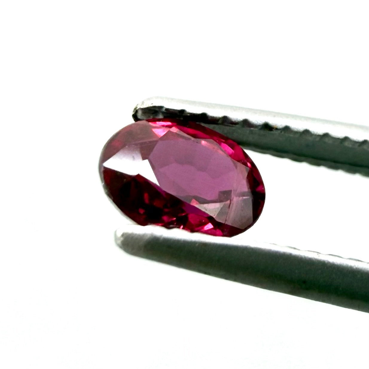 Pink-Red Ruby Oval 0.4 Ct
