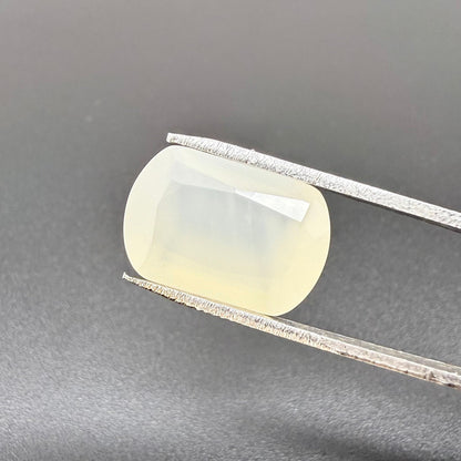 Moonstone Radiant 4.39 Ct