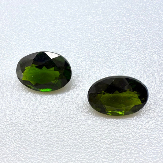 Diopside Set Oval 1.6 Ct
