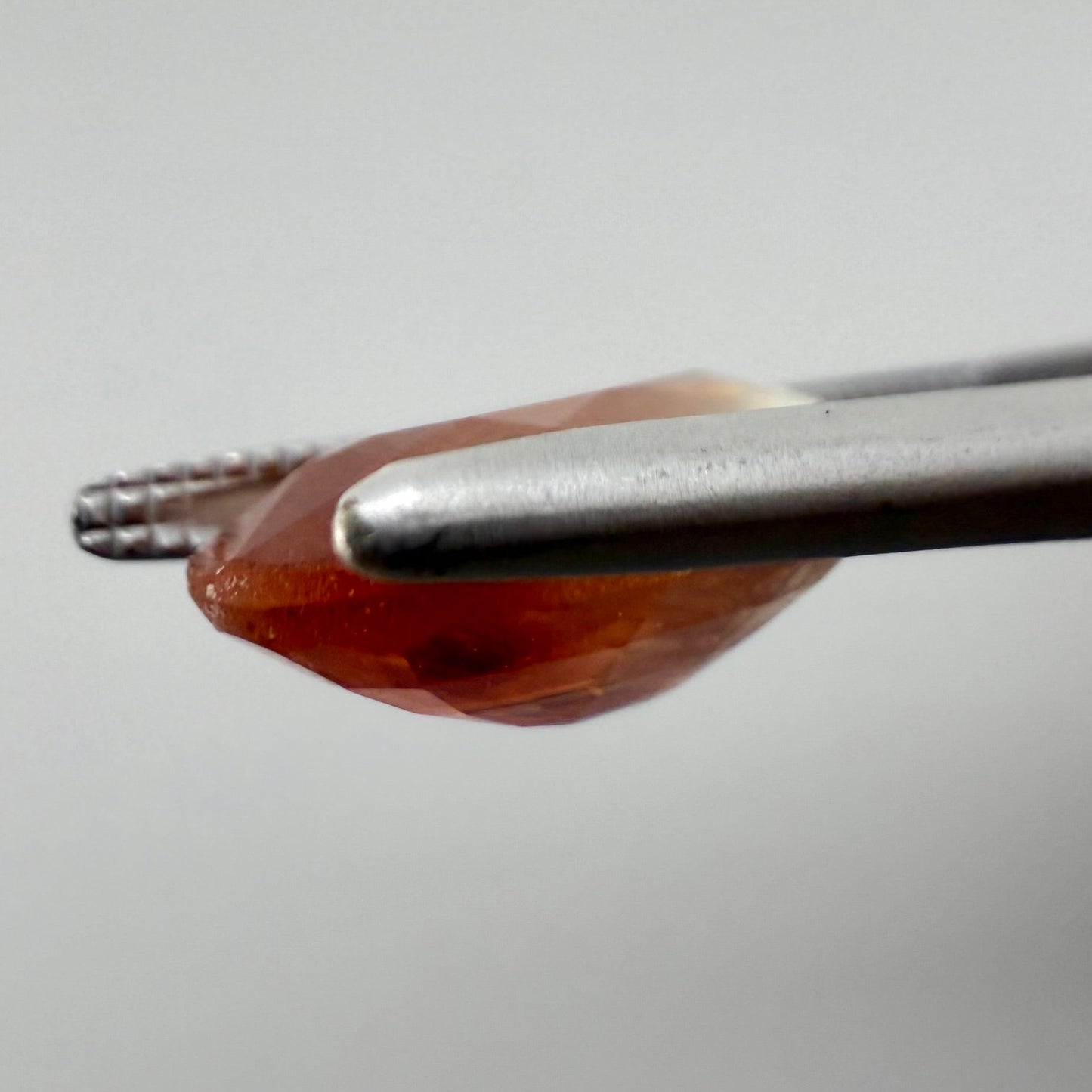 Vibrant Sand Orange Sunstone Oval 3.1 Ct