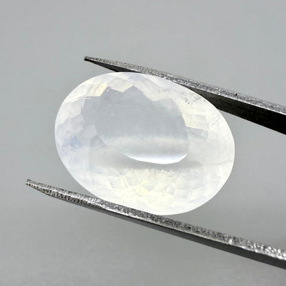 Milky White Quartz Oval 14.7 Ct