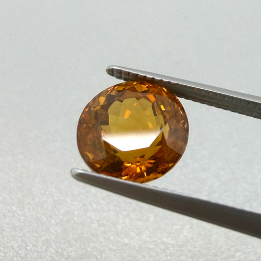 Natural Madeira Citrine gemstone, round cut