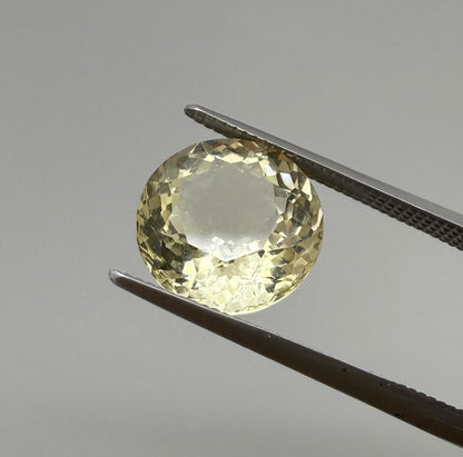 Champagne-Golden Scapolite Round 3.95 Ct