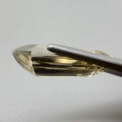 Champagne Citrine Baguette 9.87 Ct