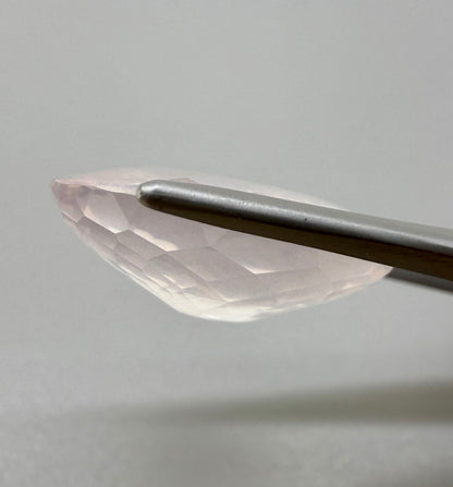 Big Rose Quartz Oval 21.28 Ct