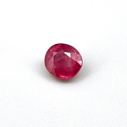 2 ct natural pink-red ruby from Mozambique, oval cut.