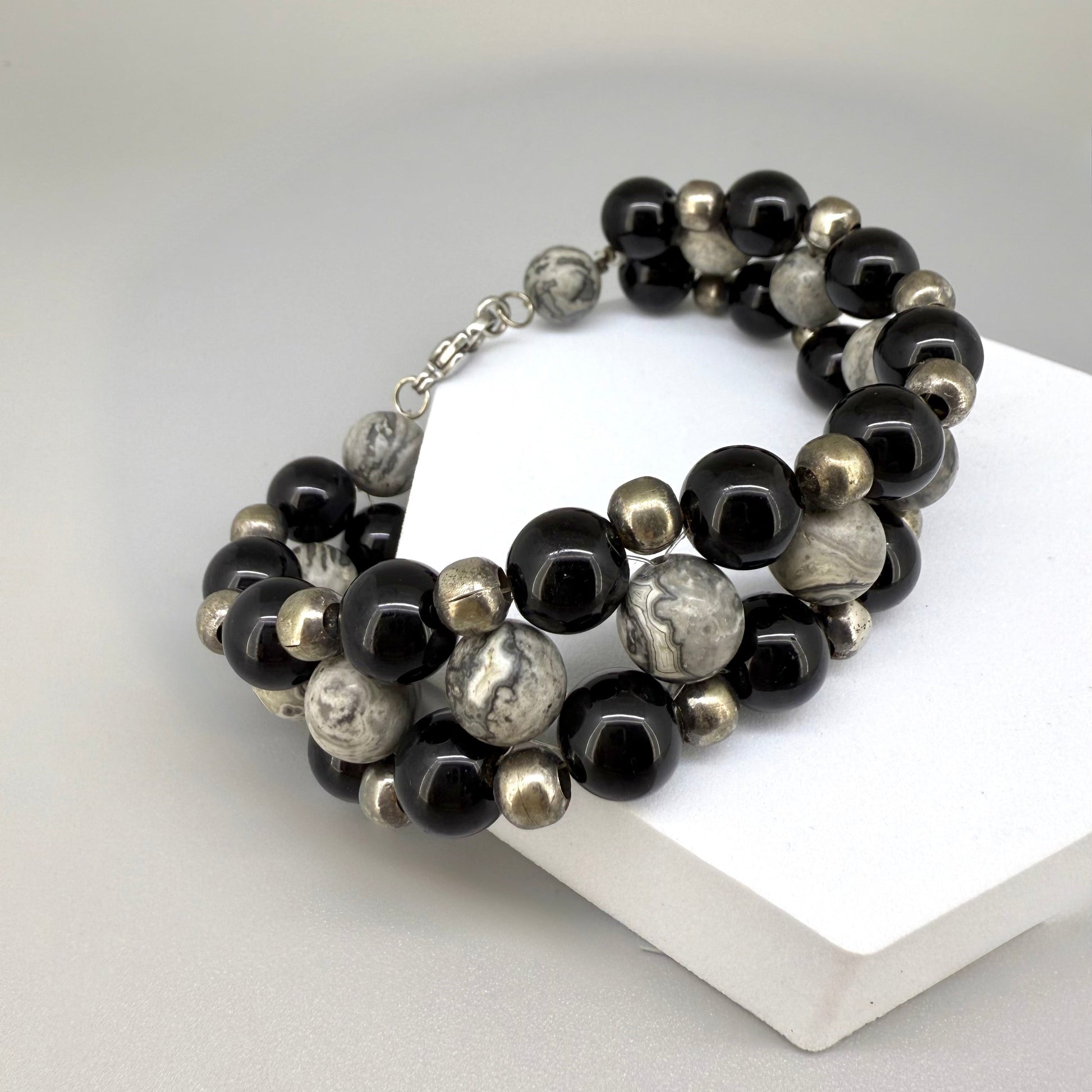 Natural Jasper & Onyx Beaded Bracelet with round polished gemstone beads, handmade gemstone jewelry