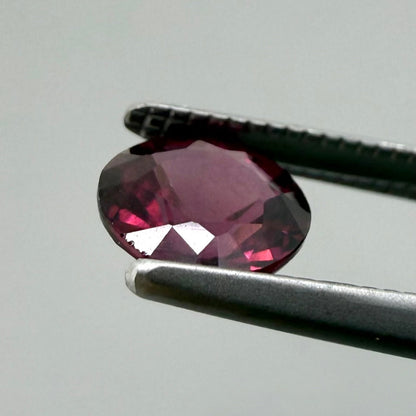 Pink-Red Rhodolite Round 1.1 Ct