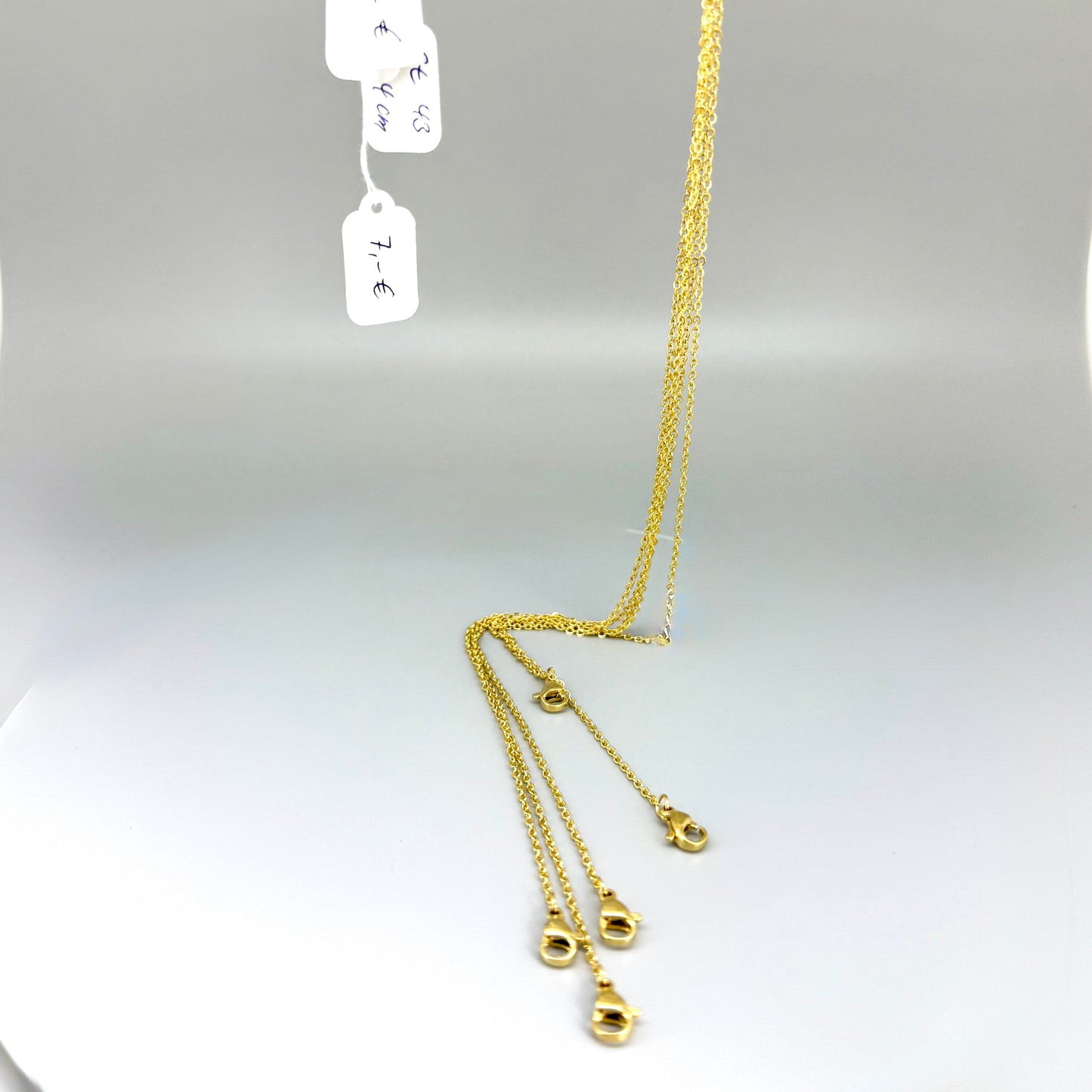 44 cm gold tone stainless steel chain, polished finish, perfect for pairing with gemstone pendants.
