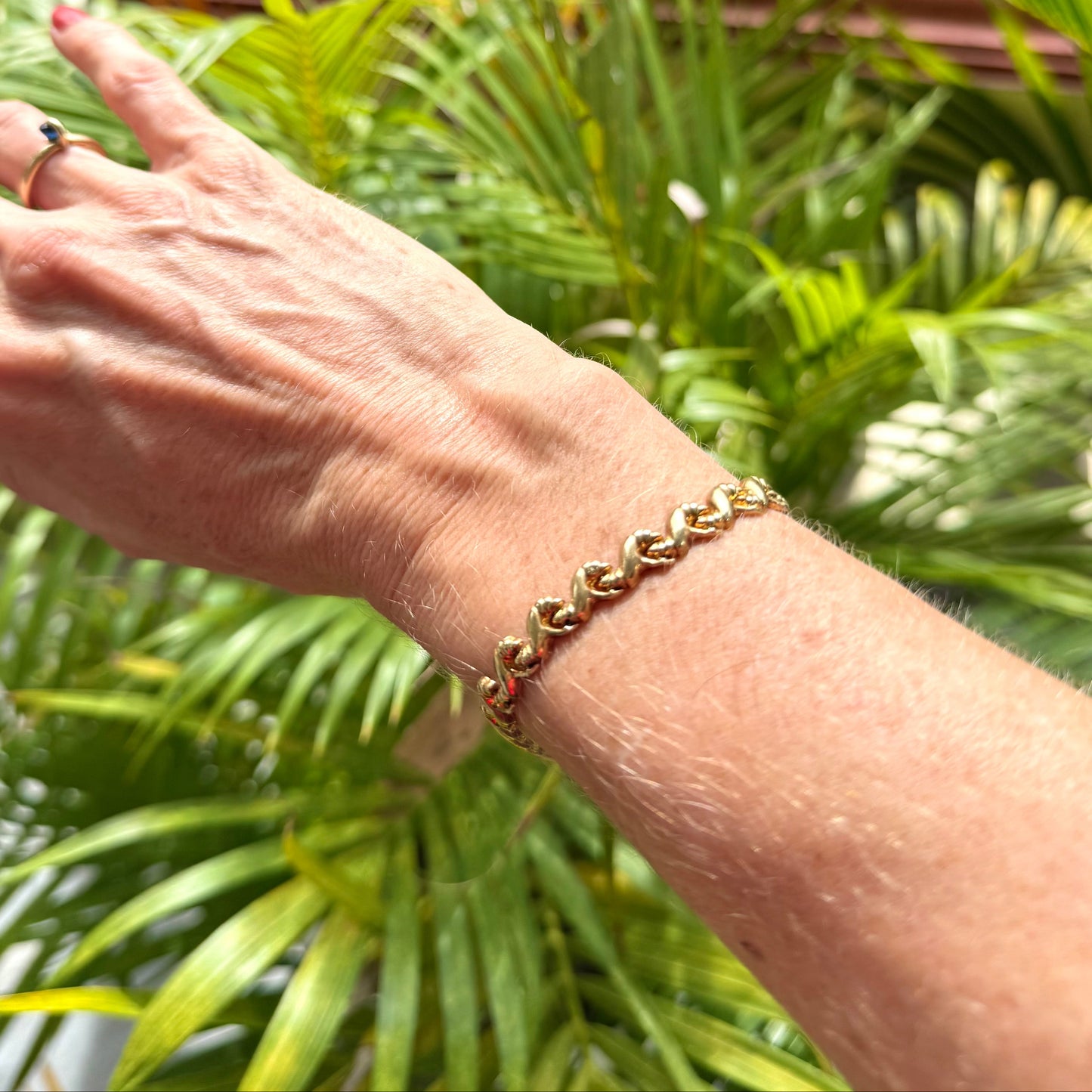 14k Italian vintage gold bracelet with twisted links and spring ring clasp, pre-loved, 11.13 g.