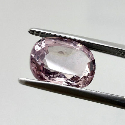 Rosé Spinel Oval 1.85 Ct