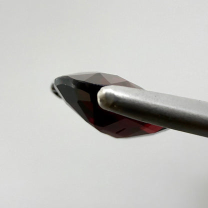 Red Rhodolite Oval 1.6 Ct