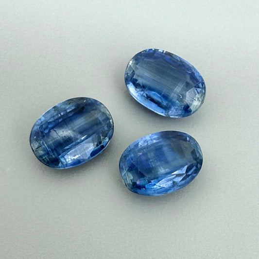 Cornflower Blue Kyanite Oval Set 2.73 Ct