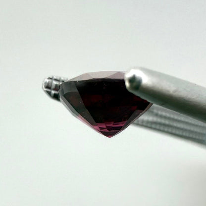 Pink-Red Rhodolite Round 1.1 Ct