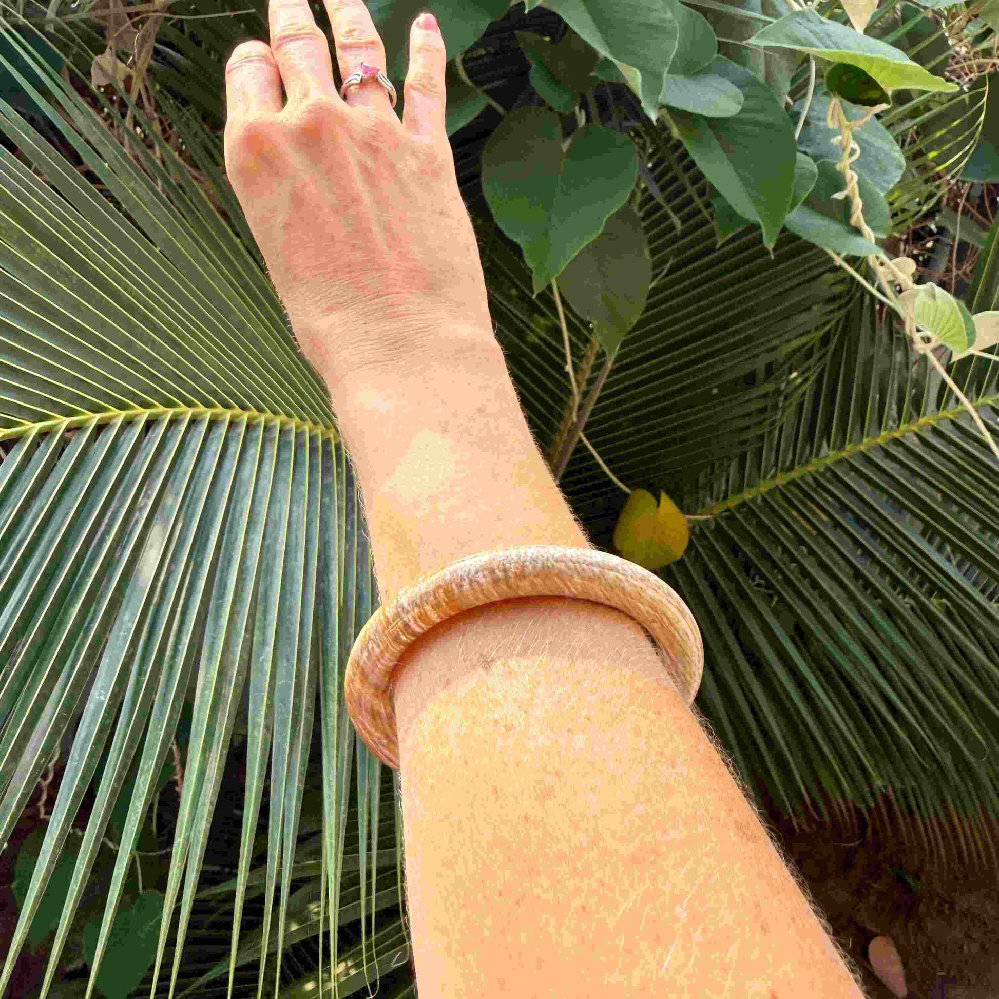 Solid petrified wood bangle with polished surface, 19 cm