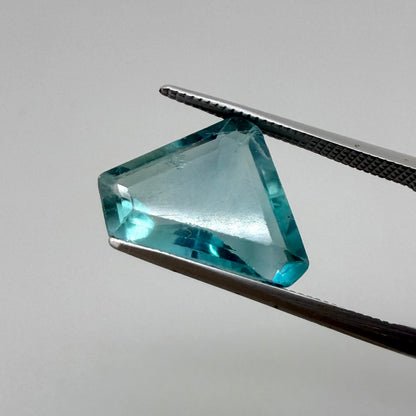 Vibrant Turquoise Hues Fluorit Fancy 6.9 Ct