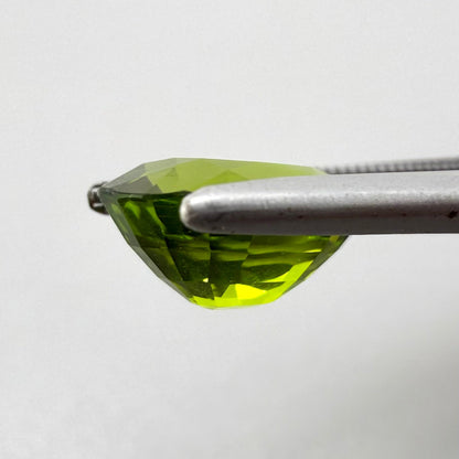 Peridot Oval 2.75 Ct