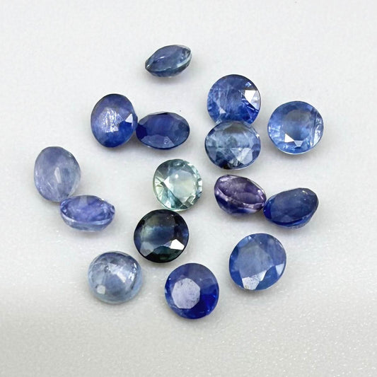 2.8 ct natural sapphire lot from Bangkaja with blue, green and purplish hues, round cut stones.