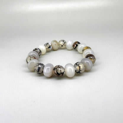 Dragon vein agate and agate beaded bracelet, 17cm, grey and white gemstone beads with vein-like patterns and metal accents on elastic stretch band.