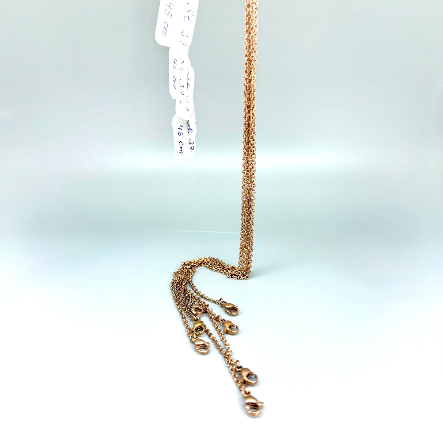 45 cm rose gold tone stainless steel chain, polished finish, elegant and durable, ideal for pairing with gemstone pendants.