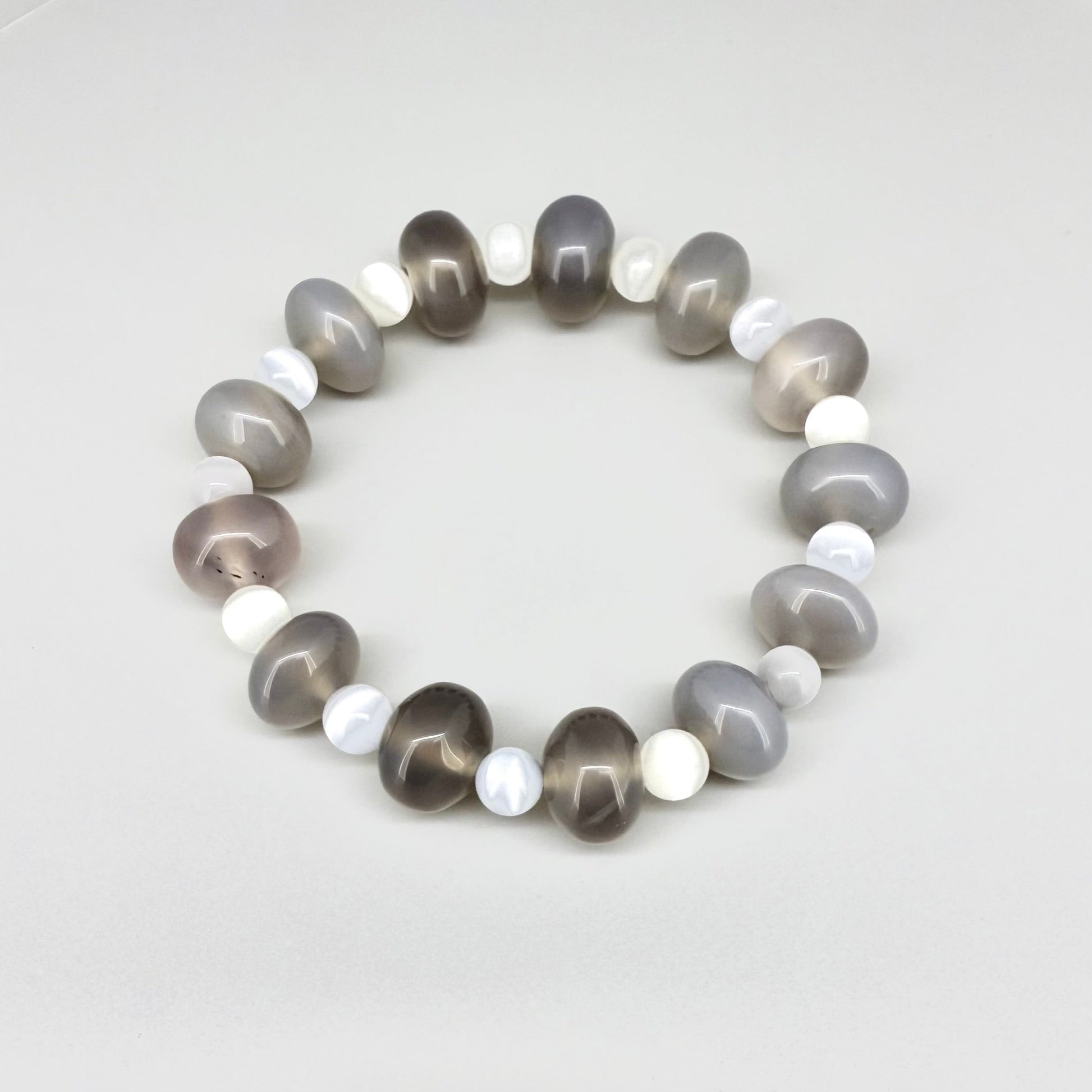 White cat’s eye and light grey agate beaded bracelet, 18cm, natural gemstone beads with soft shimmer on elastic stretch band.