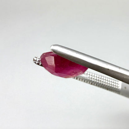 2.5 ct natural pink-red Mozambique ruby, oval cut.