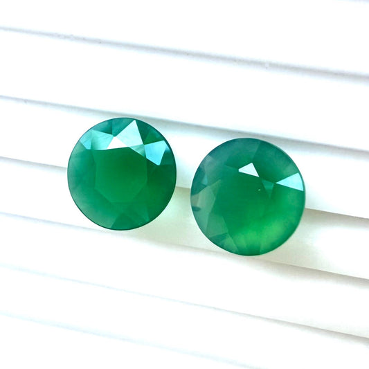 Grass Green Chalcedony Set Round 3.6 Ct