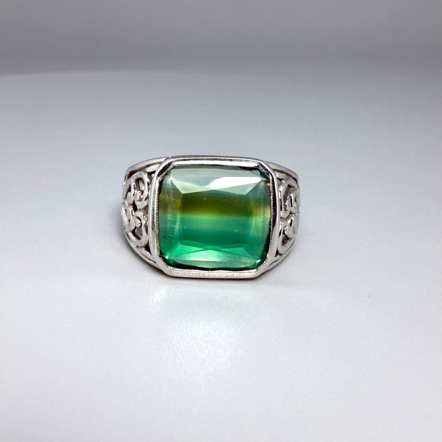 White gold plated silver ring with Chalcedony 