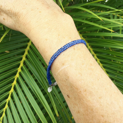 19 cm beaded bracelet with faceted round blue quartz beads in muted sky-blue, finished with a lobster clasp.