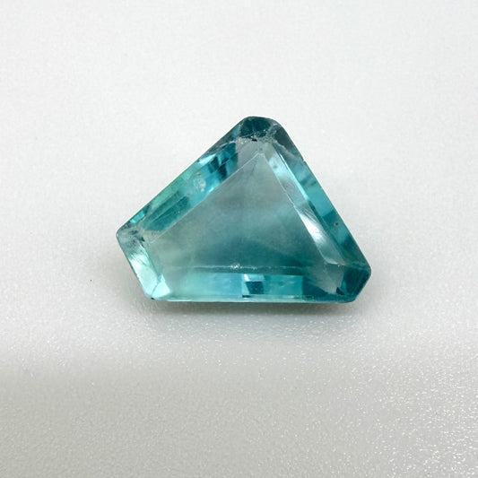 Vibrant Turquoise Hues Fluorit Fancy 6.9 Ct
