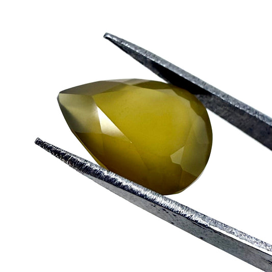 Golden-Brown Chalcedony Pear 4.94 Ct