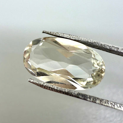 Light Champagne Topaz Oval 4.75 Ct
