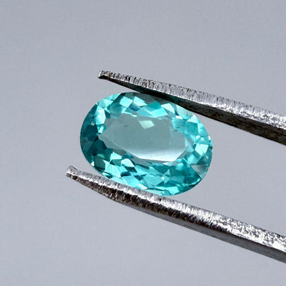 Vibrant Turquoise Apatite Oval 0.9 Ct