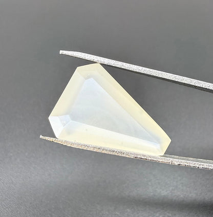 Moonstone Fancy 7.05 Ct