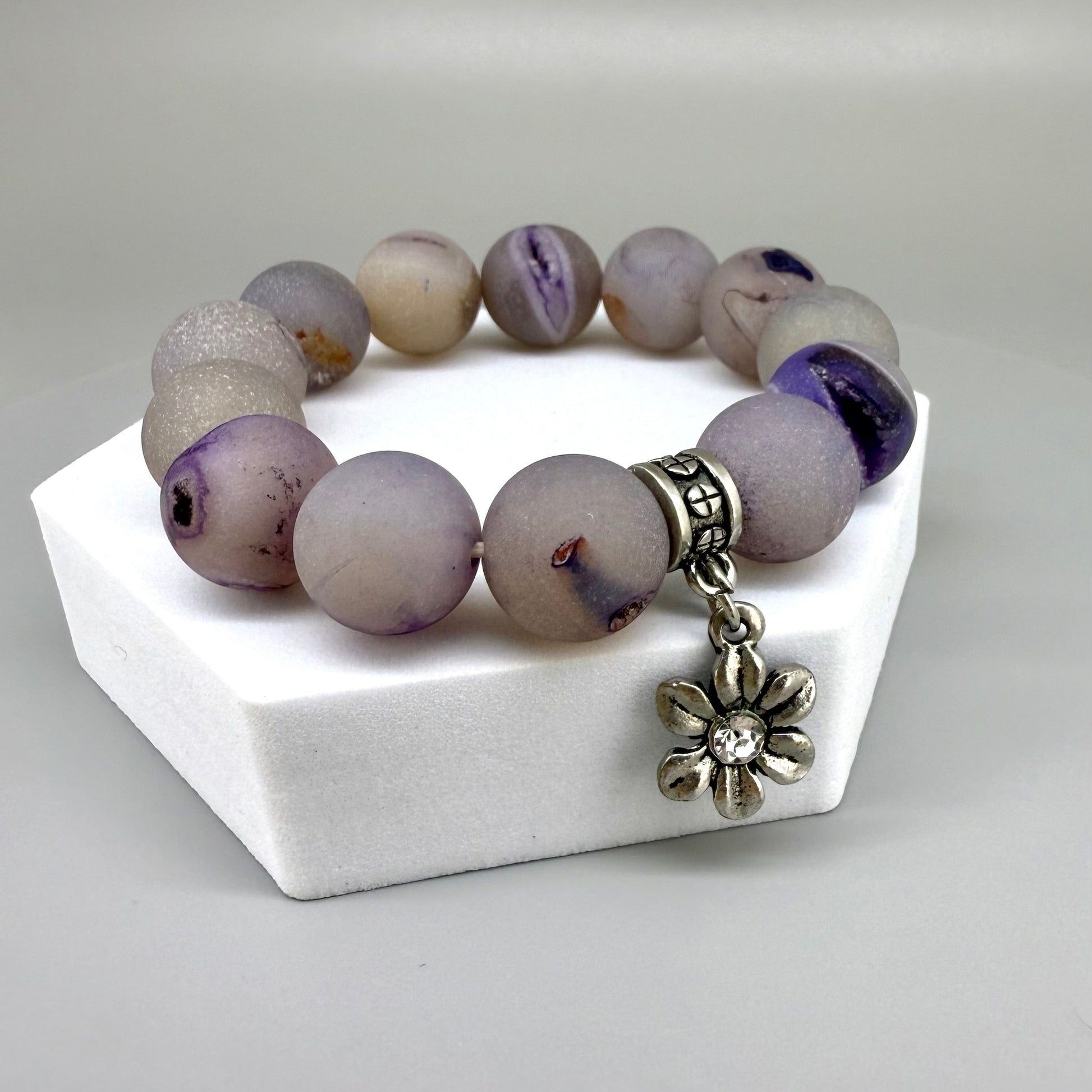 Agate druzy beaded bracelet, 17cm, natural violet gemstone beads with sparkling druzy texture on elastic stretch band.