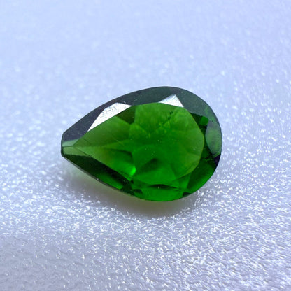 Chrome Diopside Pear 0.47 Ct
