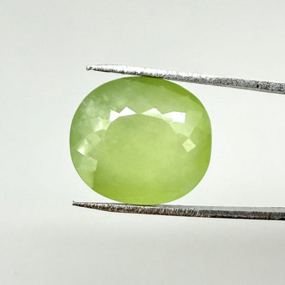 Green Hues Chalcedony Oval 9.3 Ct