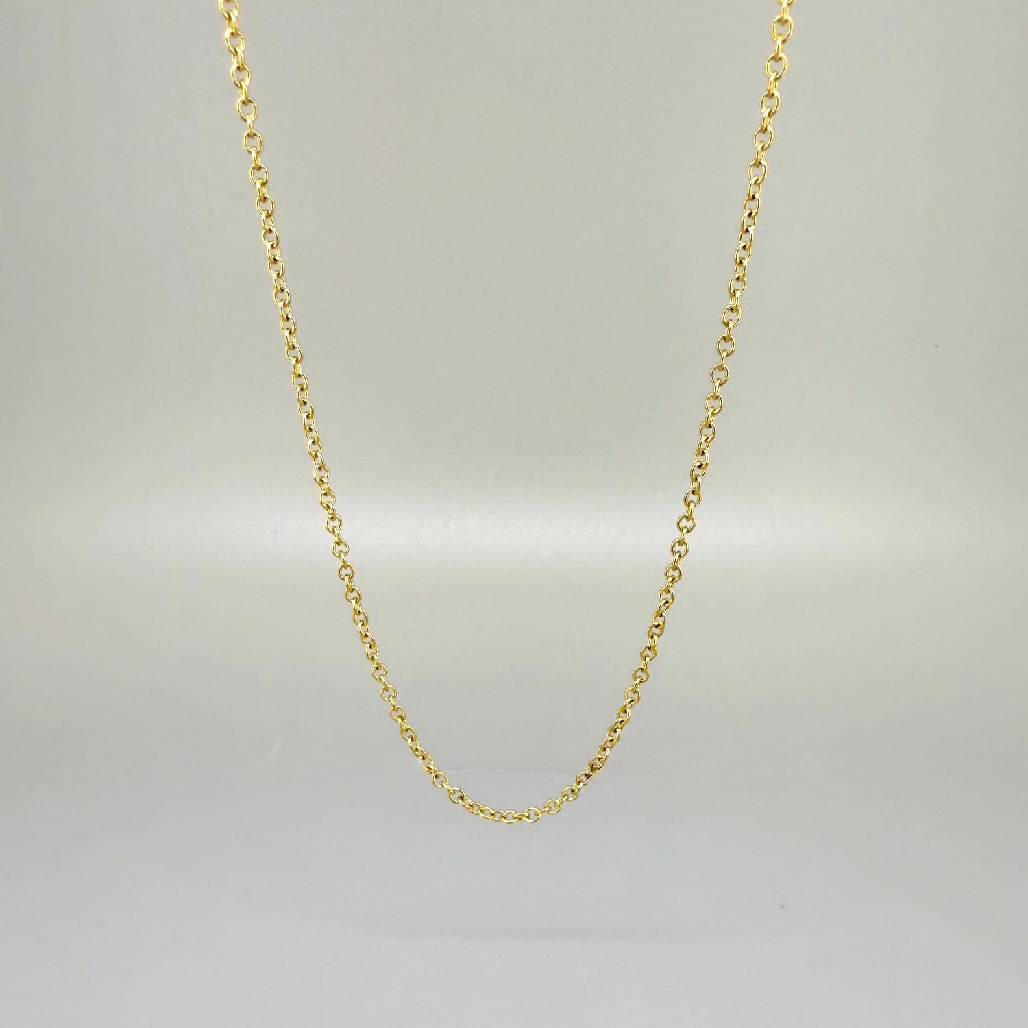 45cm gold tone stainless steel chain, polished finish, elegant and durable, perfect for pendants or layering.
