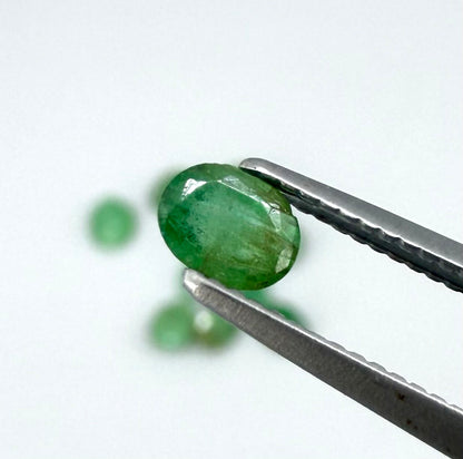 2.3 ct natural emerald lot from Zambia, oval stones 