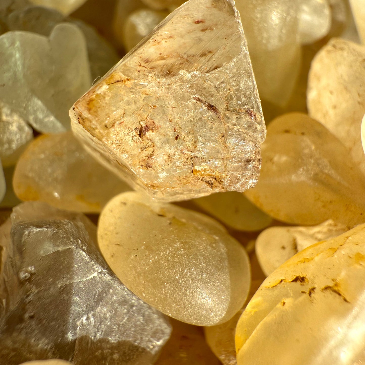 Topaz Rough Lot R15 - starting 4$ per g